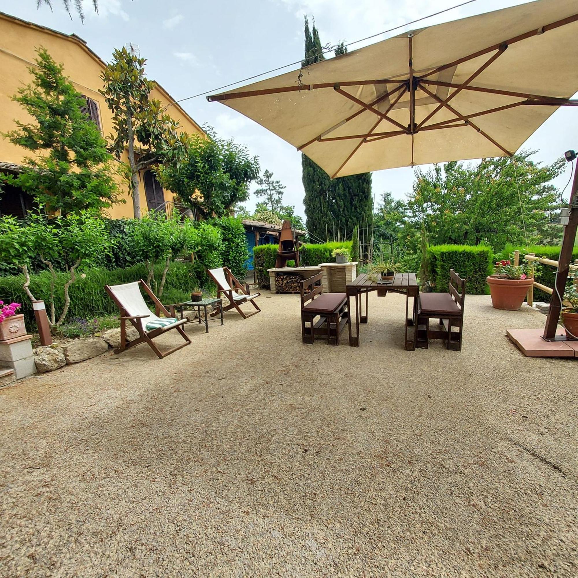 Agriturismo Il Colle Сієна Екстер'єр фото